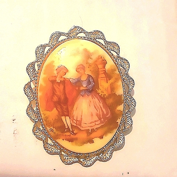 Vintage Jewelry - Brooch Pendant Vintage Victorian Fragonard Porcelain Cabachon Silver Heirloom